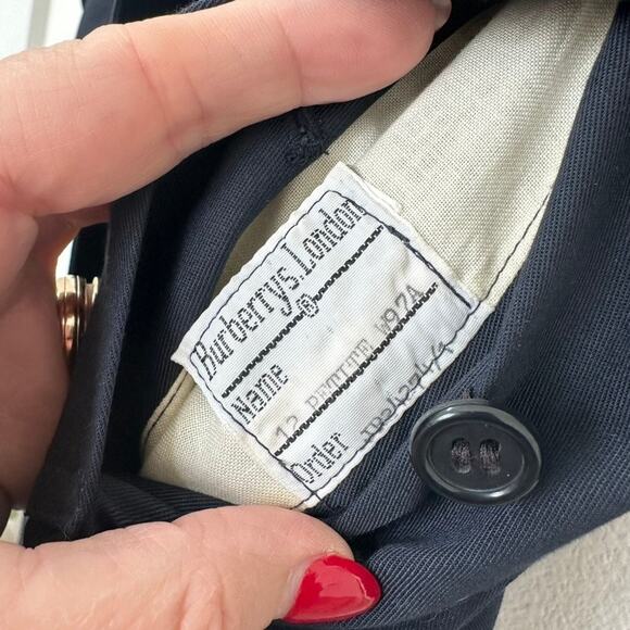 Vintage Burberrys' Navy Blue Trench Coat, 1980s, Size 12P – Excellent Condition - Picture 12 of 13